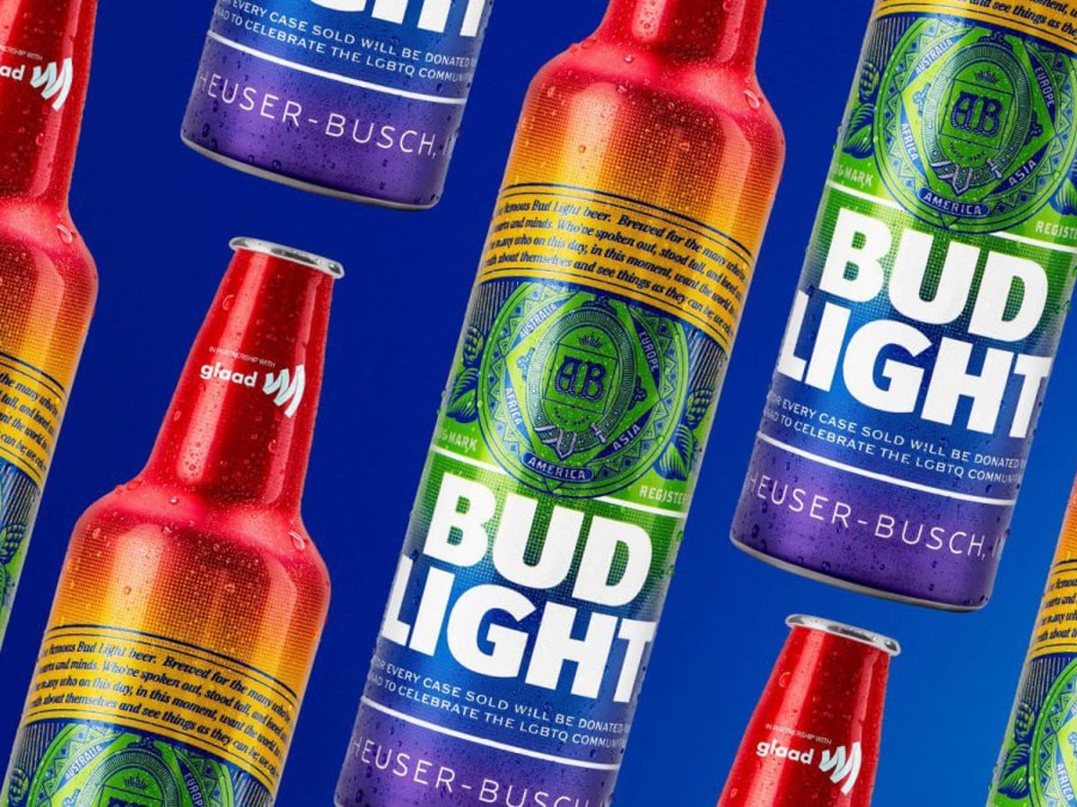 Botellas de Bud Light edición Pride con GLAAD
